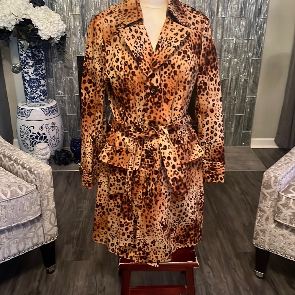 Light white trench coat leopard print size 12